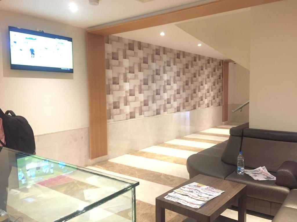 Hotel Radha Prasad Ироду Экстерьер фото