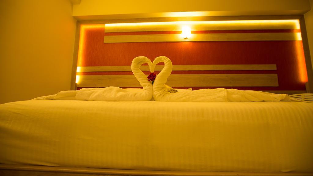 Hotel Radha Prasad Ироду Экстерьер фото