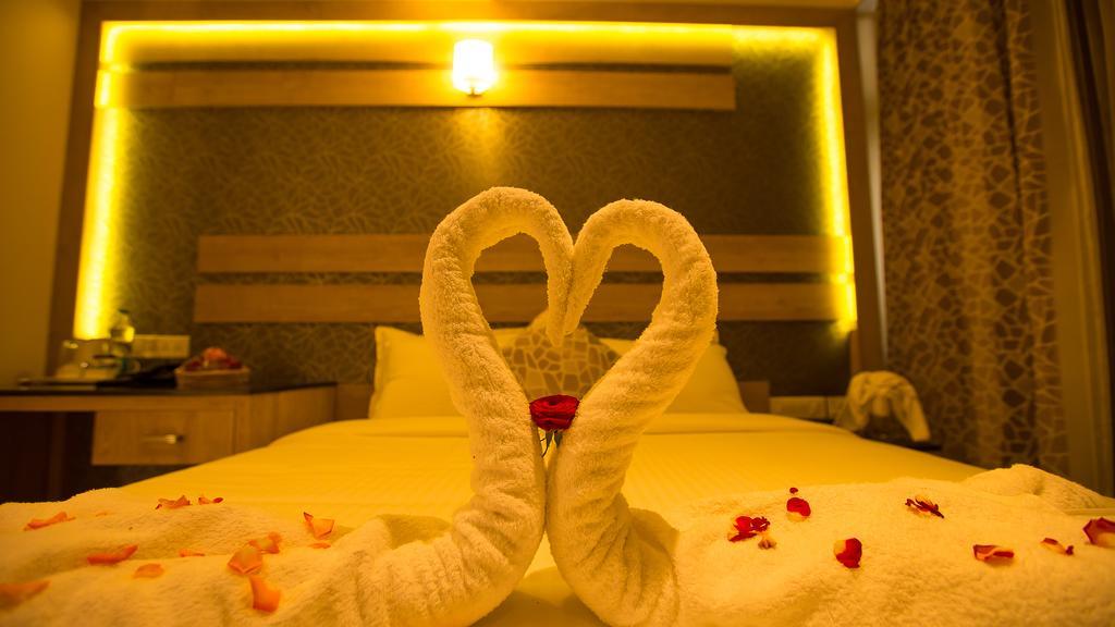 Hotel Radha Prasad Ироду Экстерьер фото