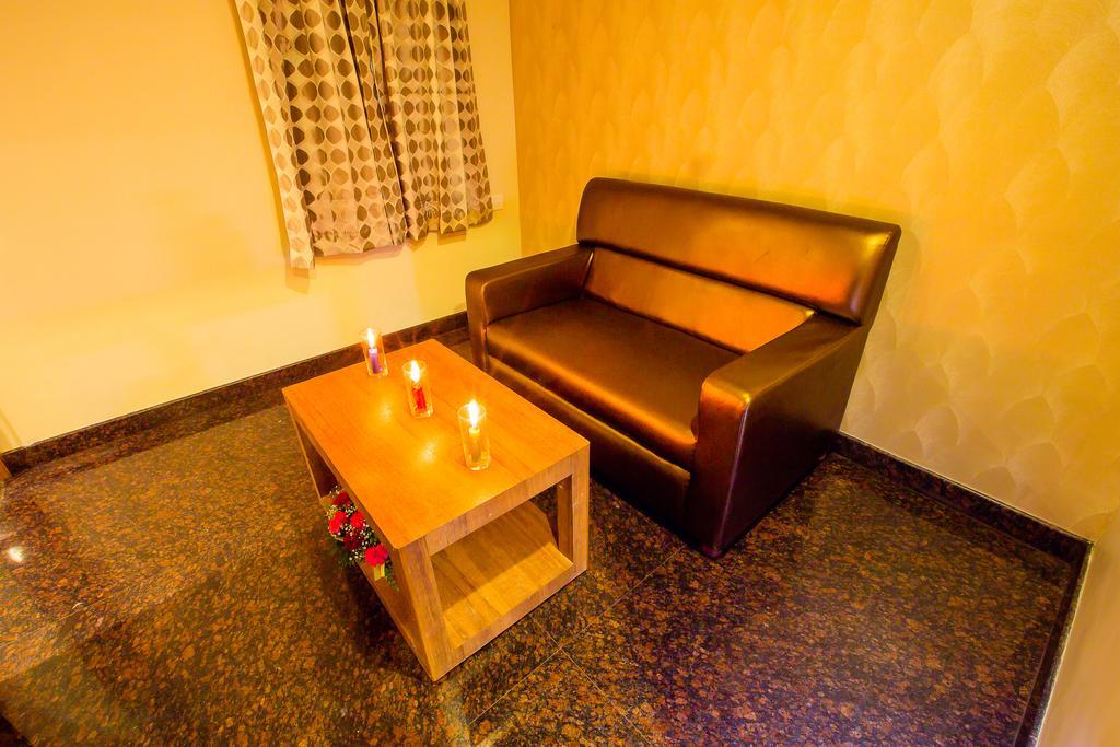 Hotel Radha Prasad Ироду Номер фото
